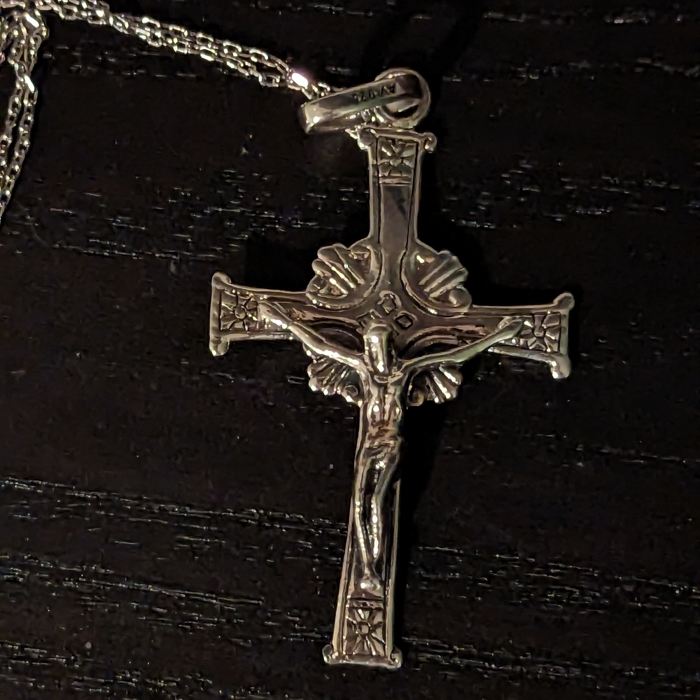 925 Sterling Silver Crucifix Pendant